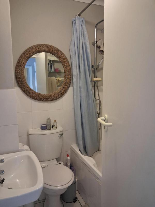 To Let 2 Bedroom Property for Rent in Vredehoek Western Cape